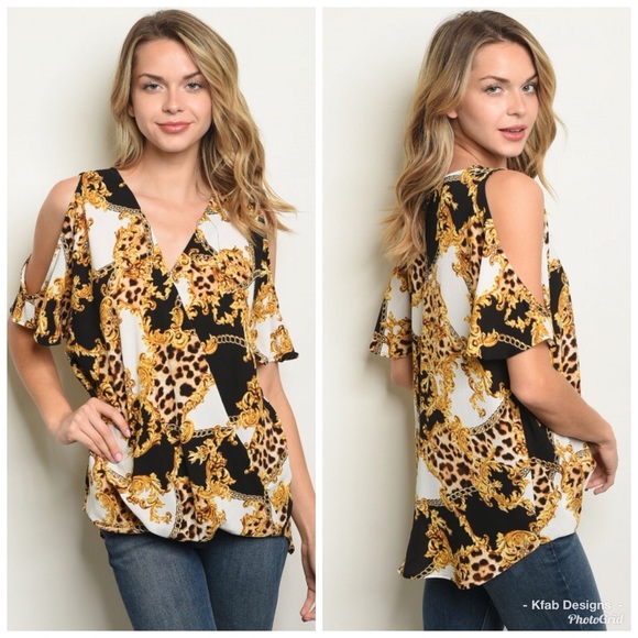 🛍LAST 1! Black/Gold Slit Sleeve Chain Print Top - Picture 4 of 5